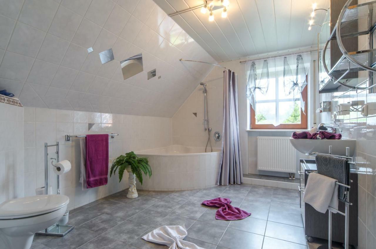 Ferienwohnung Haus Sonnenschein Goessweinstein Exterior foto